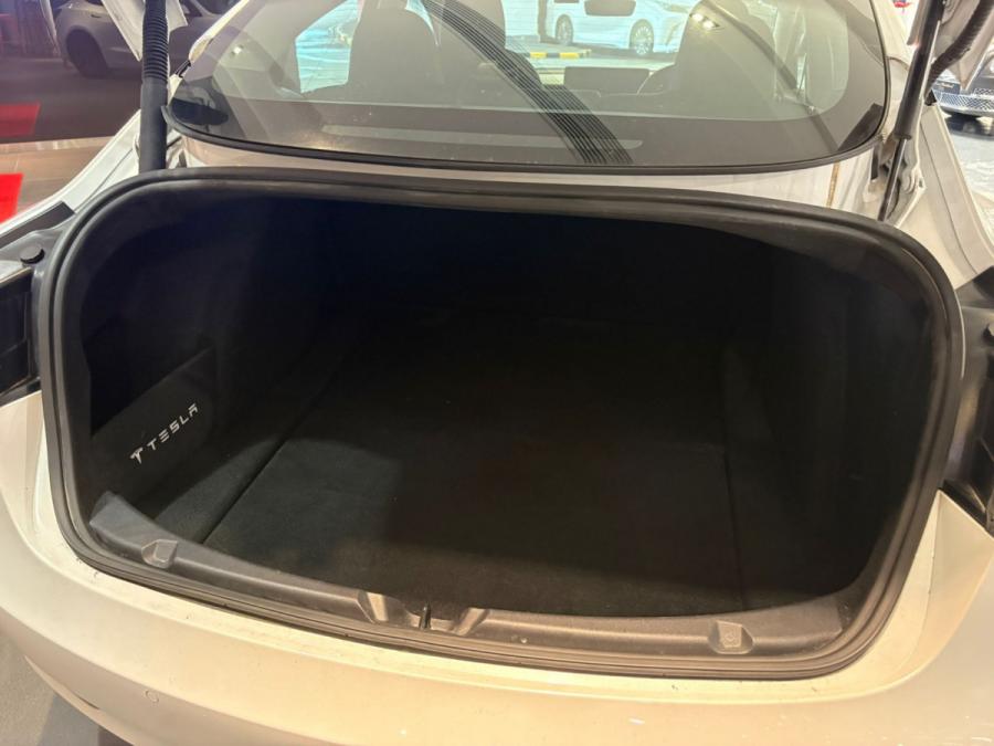 Model 3 SR Plus - Image 6